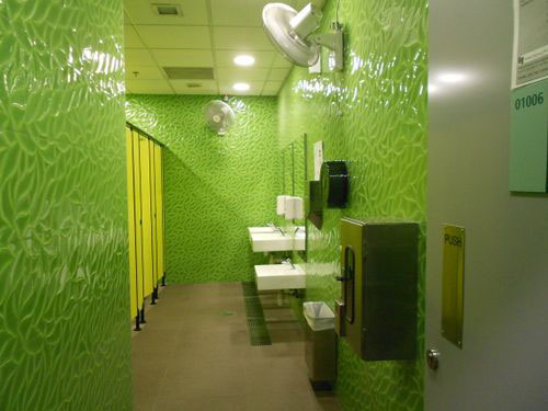 5-Star Toilet - Punggol MRT Station (NE17)