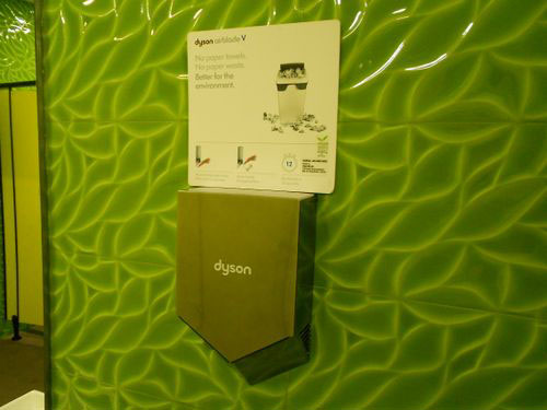 5-Star Toilet - Punggol MRT Station (NE17)
