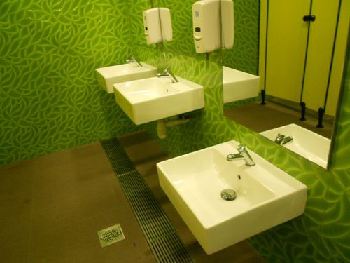 5-Star Toilet - Punggol MRT Station (NE17)