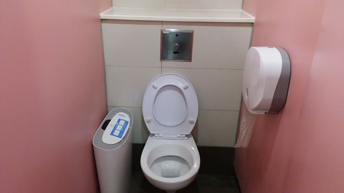 5-Star Toilet - Orchard MRT Station