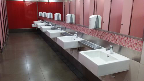 5-Star Toilet - Orchard MRT Station