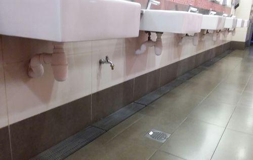5-Star Toilet - Orchard MRT Station