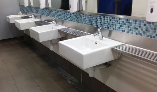 5-Star Toilet - Orchard MRT Station