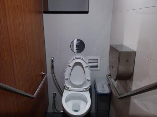 5-Star Toilet - Raffles Place MRT Station