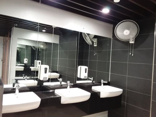 5-Star Toilet - Raffles Place MRT Station
