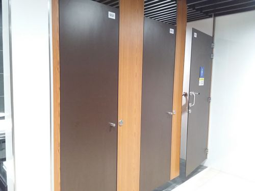 5-Star Toilet - Raffles Place MRT Station