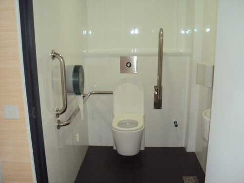 4-Star Toilet - 888 Plaza 