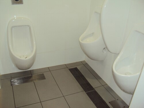 4-Star Toilet - 888 Plaza 