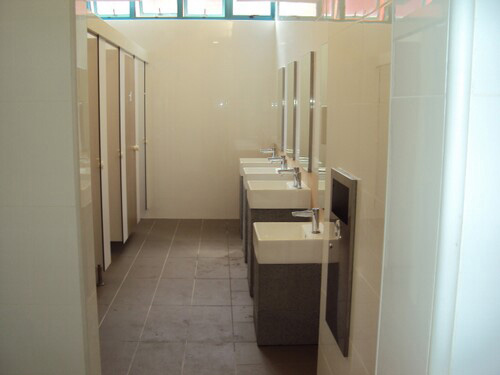 4-Star Toilet - Elias Mall 