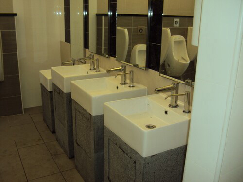 4-Star Toilet - Elias Mall 
