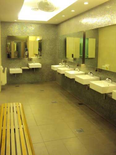 5 Star Toilet - Jurong Point Shopping Centre 
