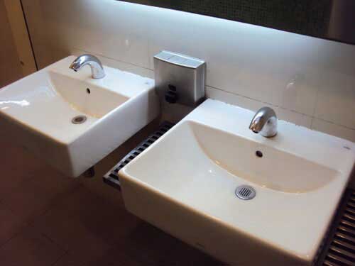 5 Star Toilet - Jurong Point Shopping Centre 
