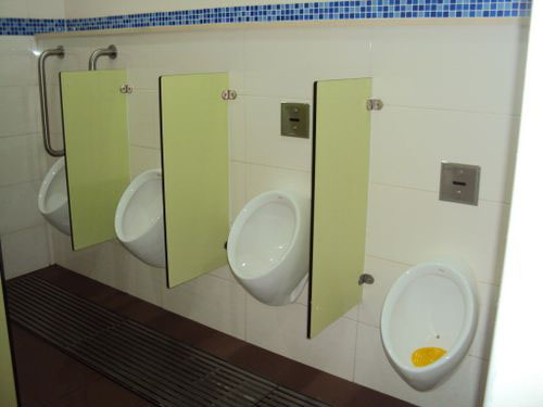 4-Star Toilet - Commonwealth Crescent Market 