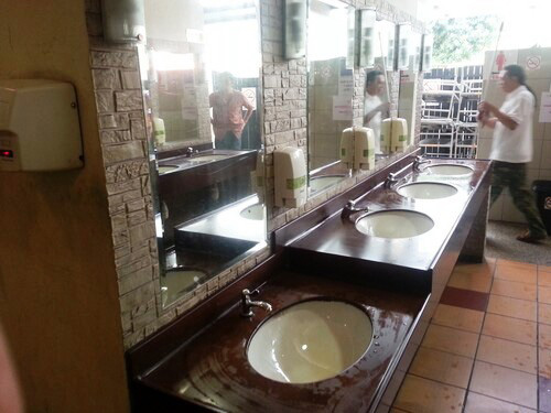 3-Star Toilet - North Bridge Road Market & Food Centre 