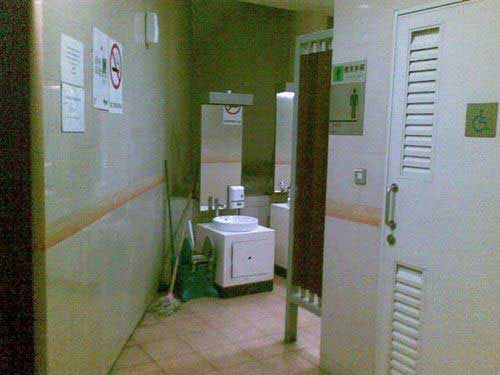 3-Star Toilet - Tiong Bahru Market 